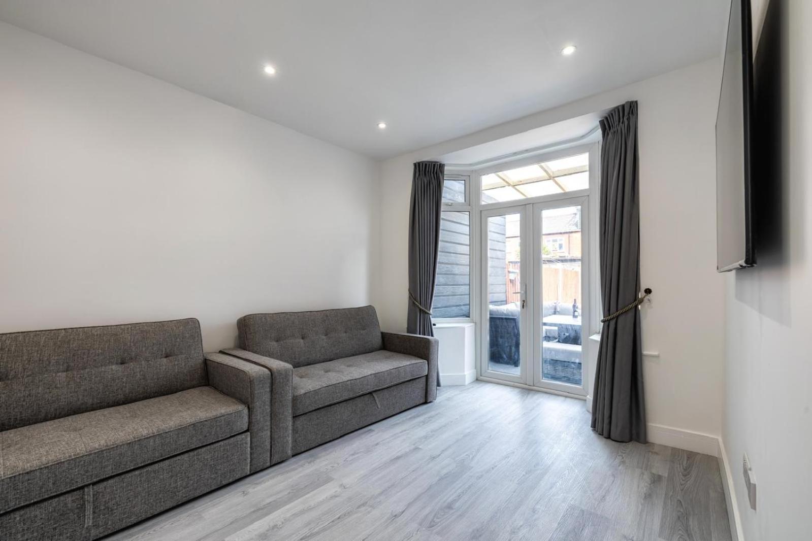 Modern Home With Driveway Parking For 2 Vehicles, Near Tottenham Hotspur Stadium, White Hart Lane Train Station Лондон Экстерьер фото