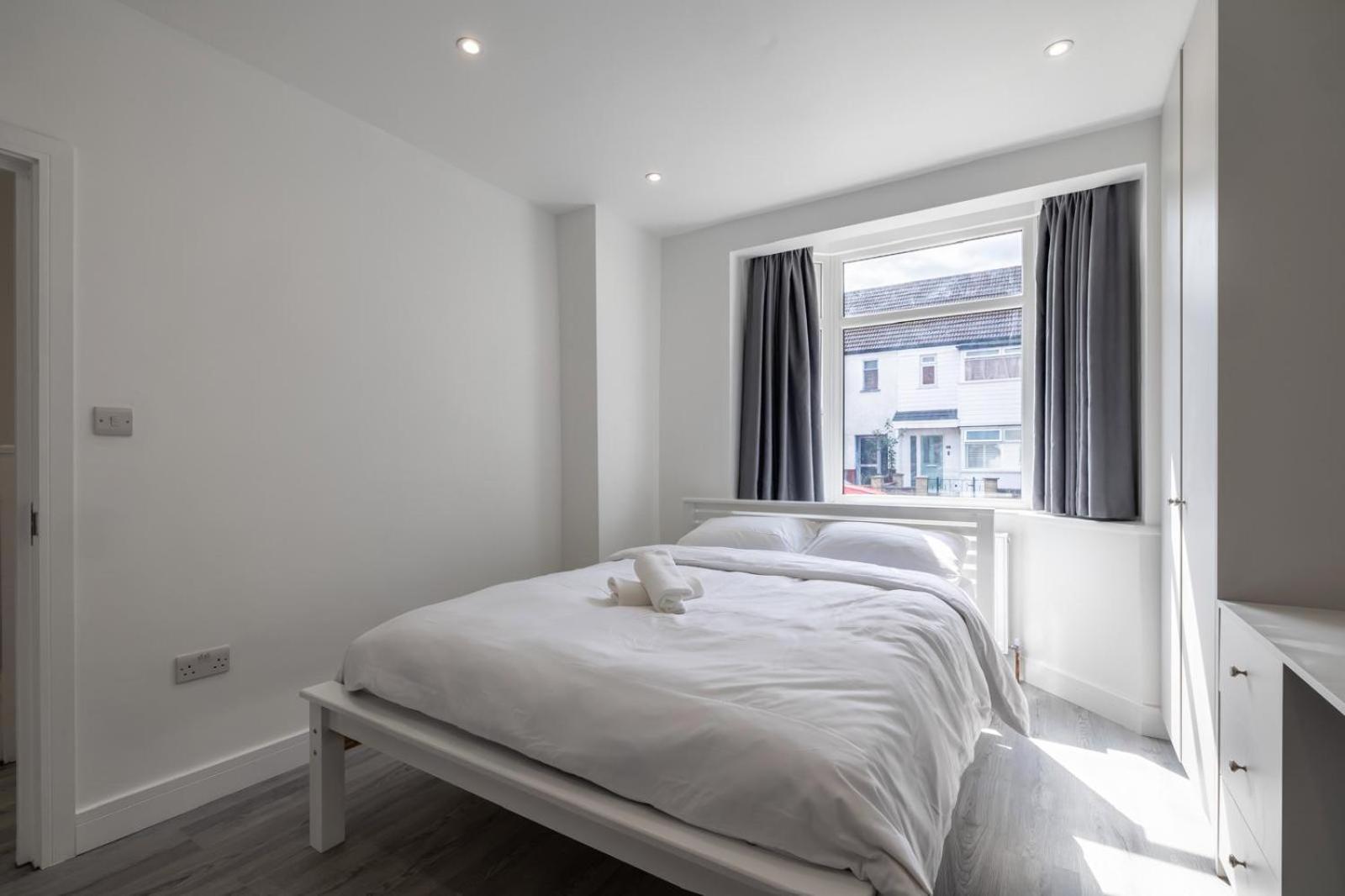 Modern Home With Driveway Parking For 2 Vehicles, Near Tottenham Hotspur Stadium, White Hart Lane Train Station Лондон Экстерьер фото